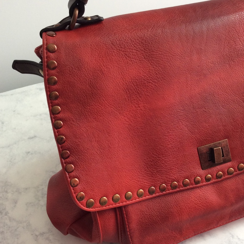 πΏ MUST HAVE πΏ LARGE Crossbody Leather Satchel - Picture 3 of 8